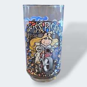 The Great Muppet Caper - Miss Piggy - 1981 McDonald's Collectible Glass